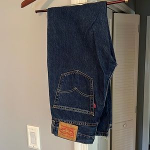 Levi’s 32x32 Men’s 505 Jeans. Excellent condition.
